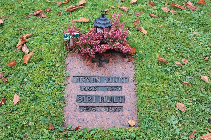 Grave number: Ö U09   100