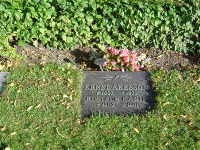 Grave number: FLÄ URNL   111