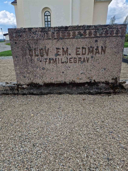 Grave number: 501 07 922-924