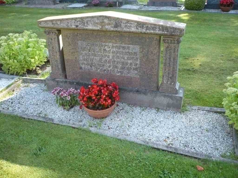 Grave number: SKF D   135, 136