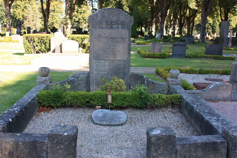 Grave number: Ö 06y    10, 11