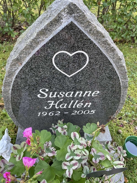 Grave number: 1 KV12   210