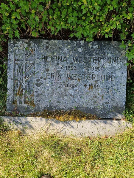 Grave number: 501 24 4942-4943