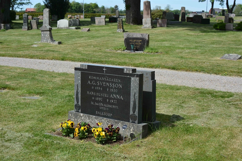 Grave number: G2 8    22, 23