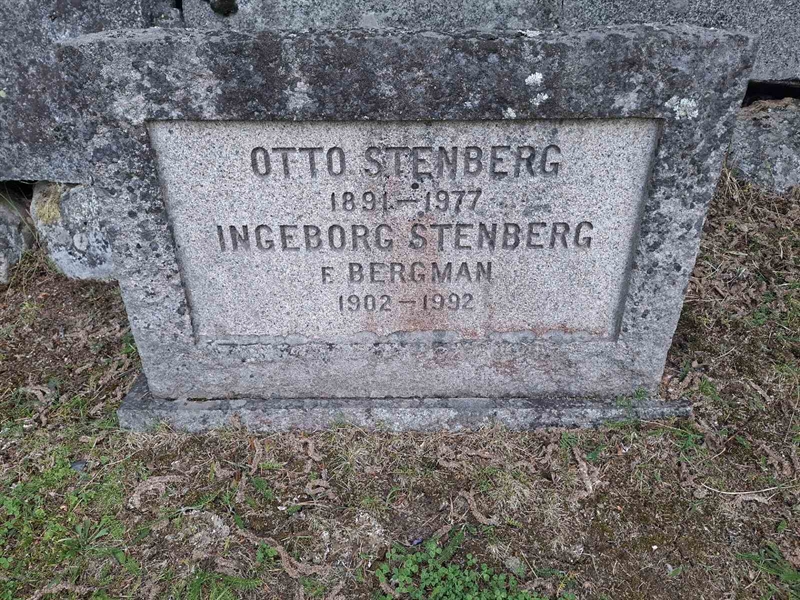 Grave number: 001 2   966