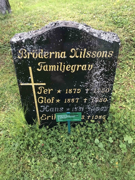 Grave number: UN G   301, 302, 303, 304