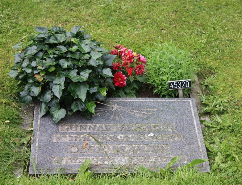 Grave number: Ö 45   320