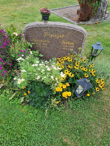 Grave number: F 02   455A, 455B
