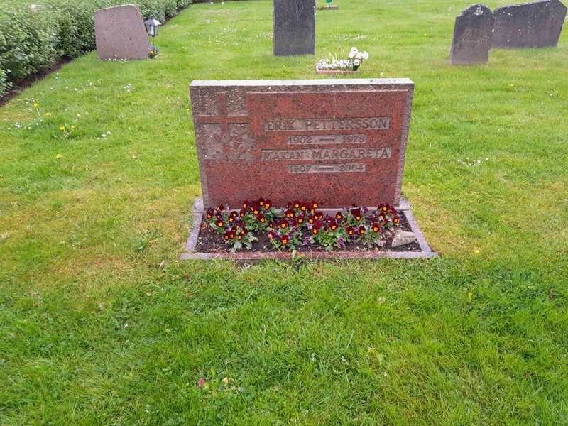 Gravnummer: ROG G  138, 139