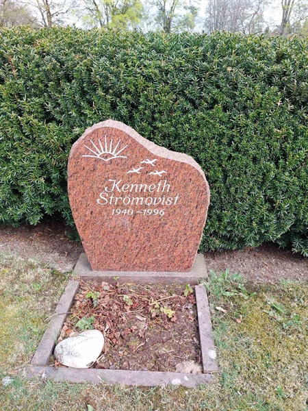 Grave number: HÖ 10   42