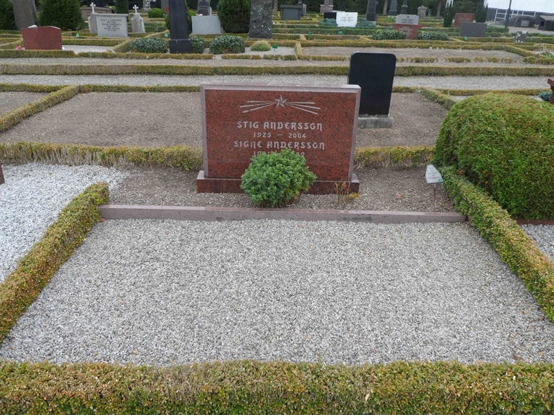Grave number: ÖT GNK2D    17, 18