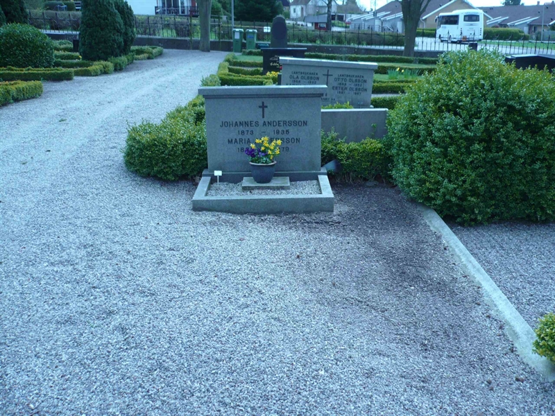 Grave number: 1 11    83