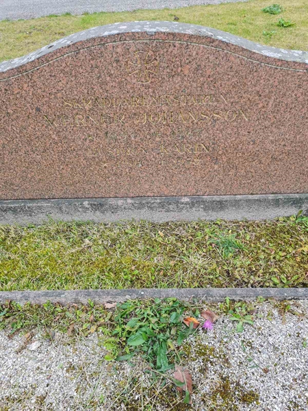 Grave number: F 04   253, 254