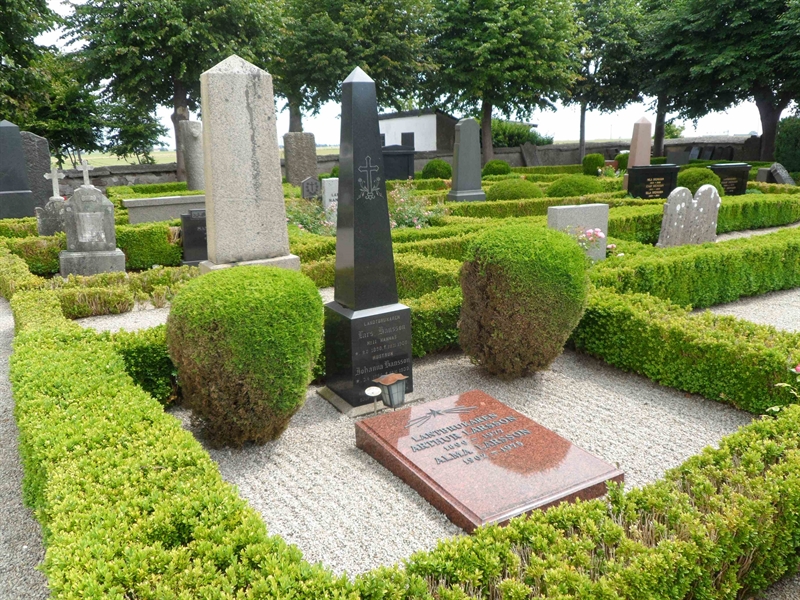 Grave number: HK 2    26