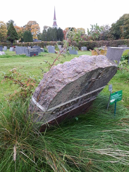 Grave number: NK F B   988