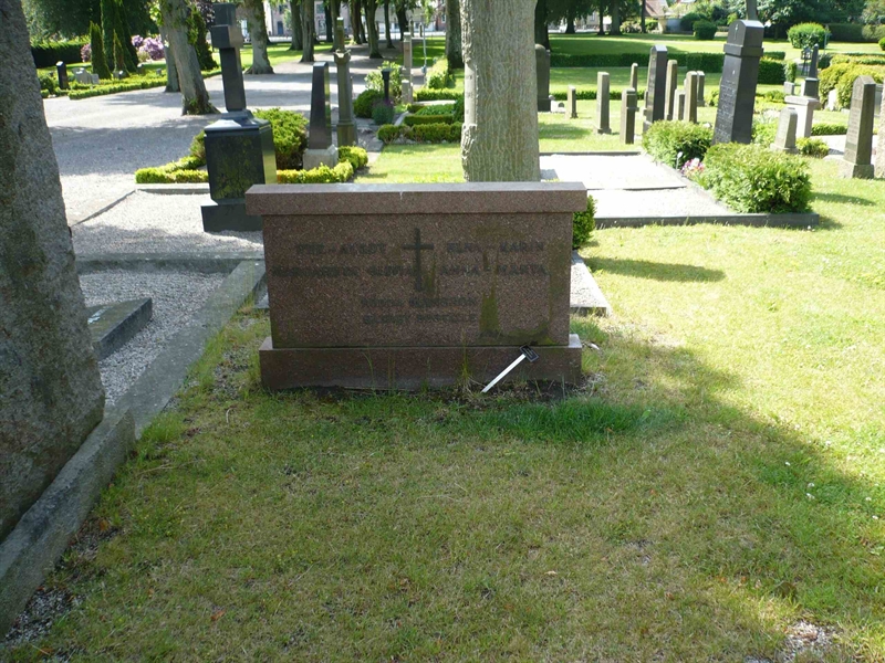 Grave number: 1 8    75