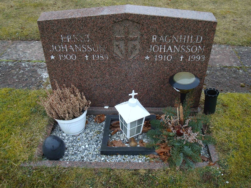 Grave number: BR D   177, 178