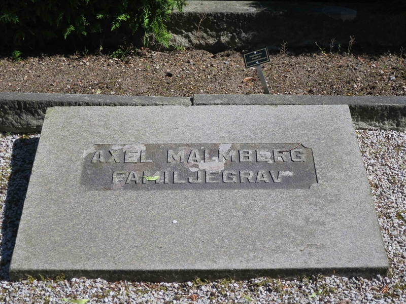 Grave number: HÖB 12   370