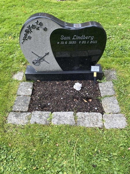 Gravnummer: 2 C    40-41