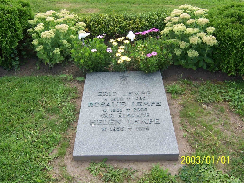 Grave number: 1 3 2C   117, 118, 119