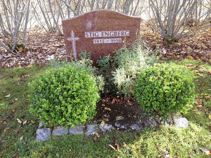 Grave number: HNB II    77
