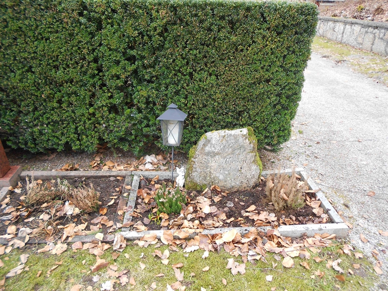Grave number: NÅ N3   144