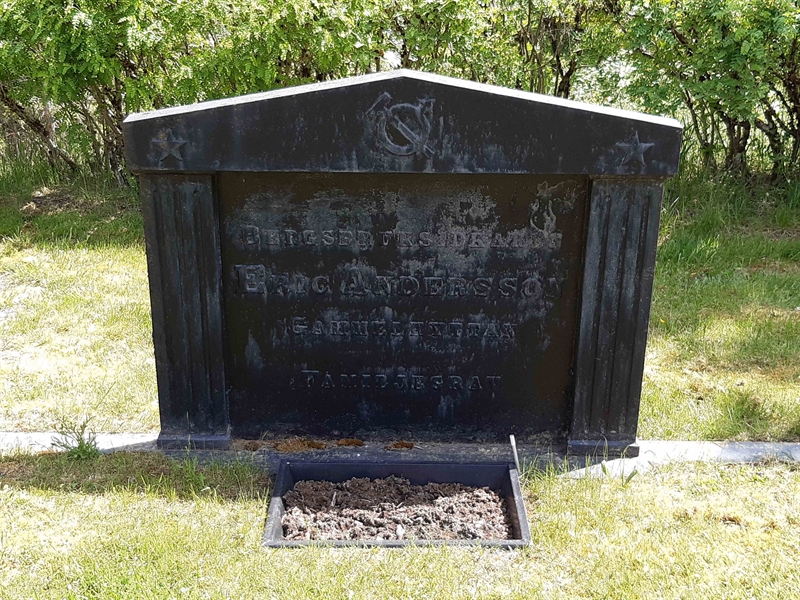 Grave number: JÄ 04    92