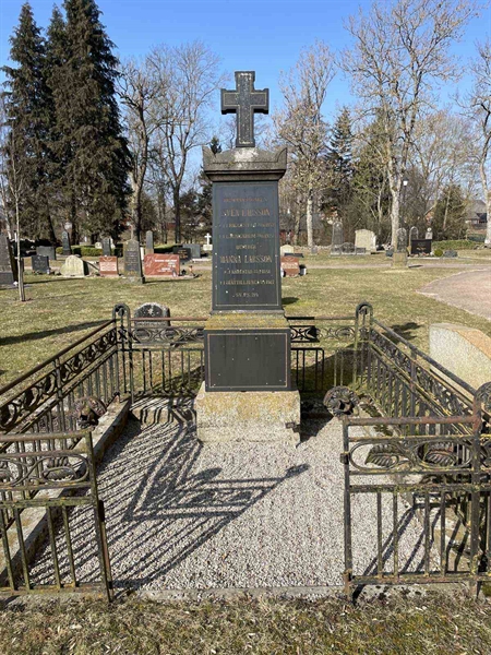 Grave number: VV D    40