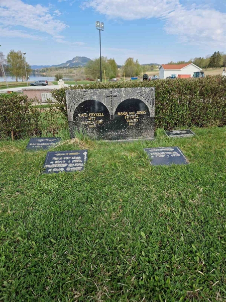 Grave number: 501 01 218-220