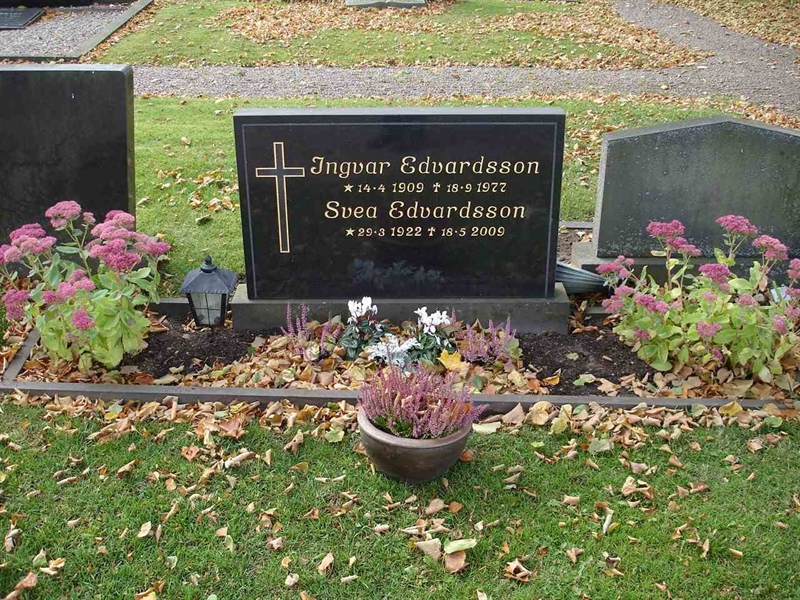 Grave number: FG B    30, 31