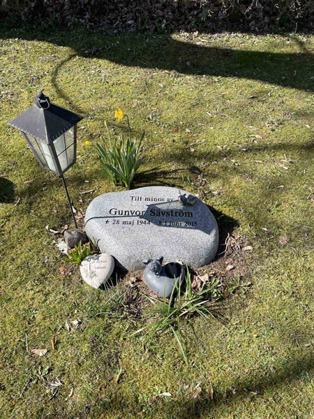 Grave number: Ä N J     8