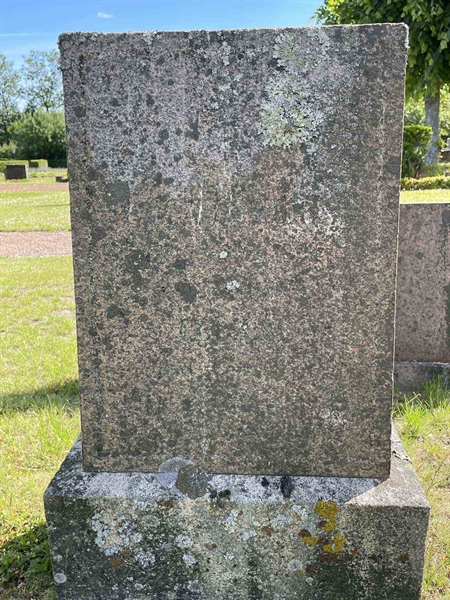 Grave number: EK E 2    32