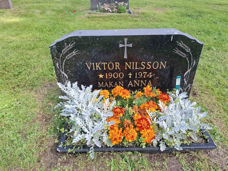 Grave number: 001 2   831