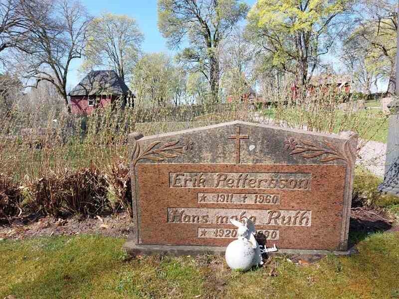 Grave number: HÖ 4  121, 122