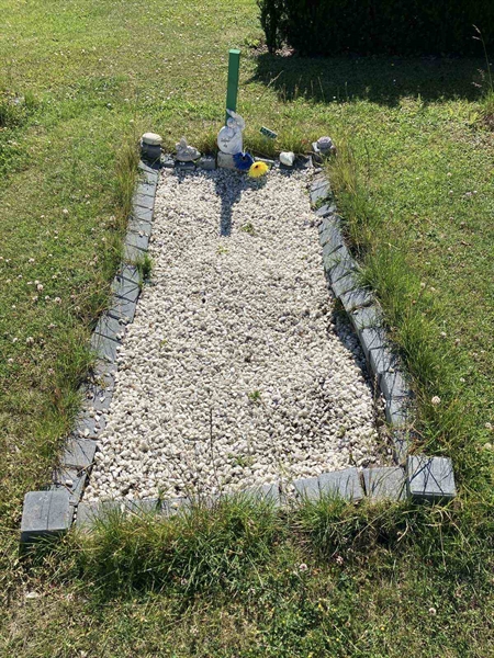 Grave number: R 05M 223