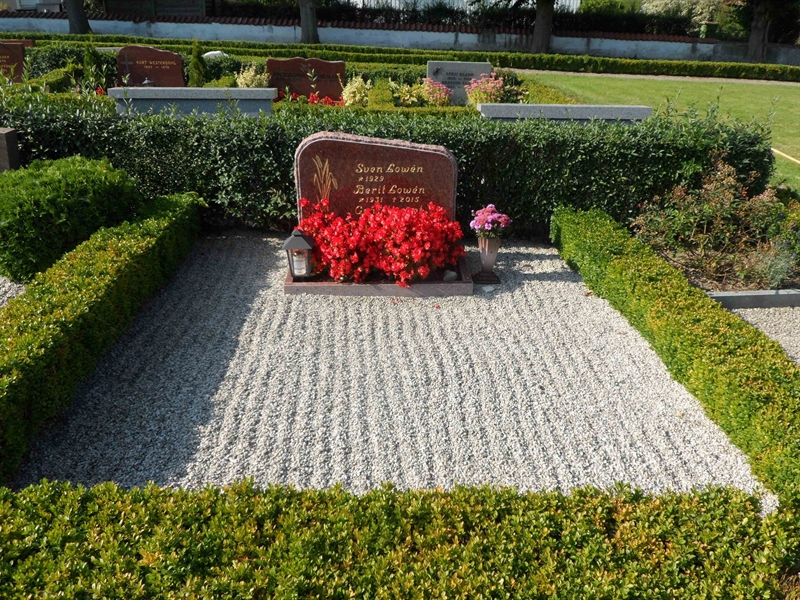 Grave number: HNK G   184, 185
