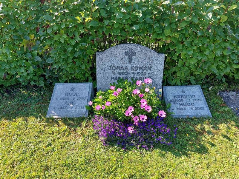 Grave number: K J   196, 197