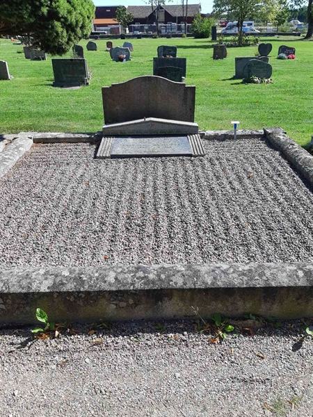 Grave number: Fr 1 143-144