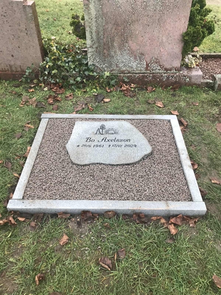 Gravnummer: 1 33    48