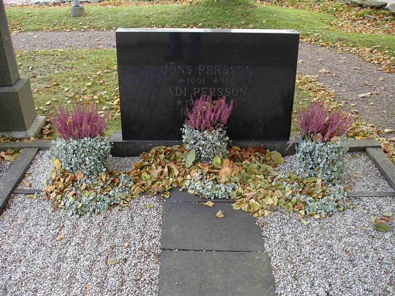Grave number: FG A    11, 12