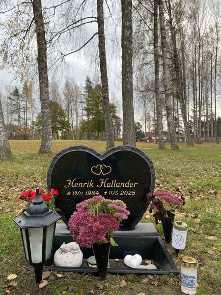 Grave number: 1 28     51