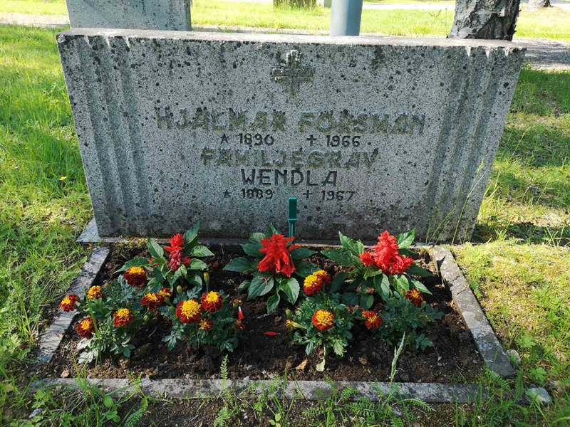 Grave number: NK 02    71