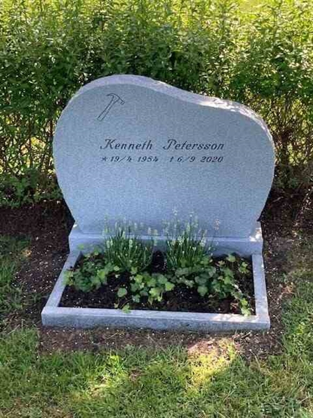 Grave number: BR E    15, 16