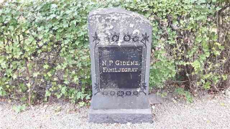 Grave number: 1 1  1205