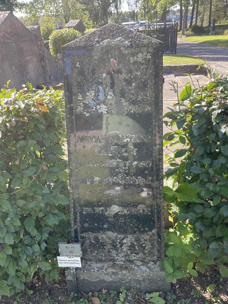 Grave number: 1 P1   269