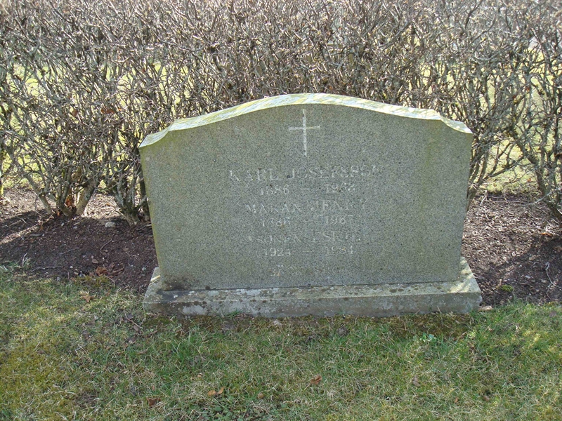 Grave number: KU 08   155, 156