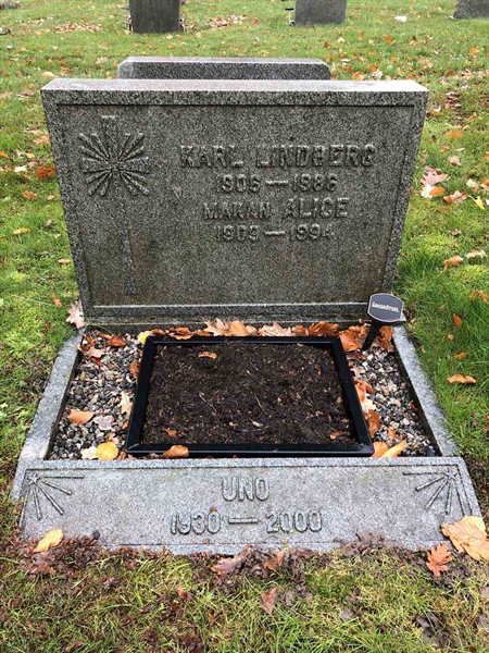 Grave number: TAX B   327A