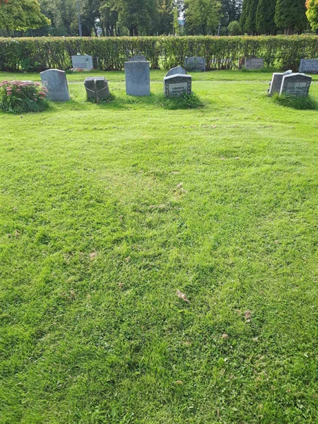 Grave number: NK F B   811