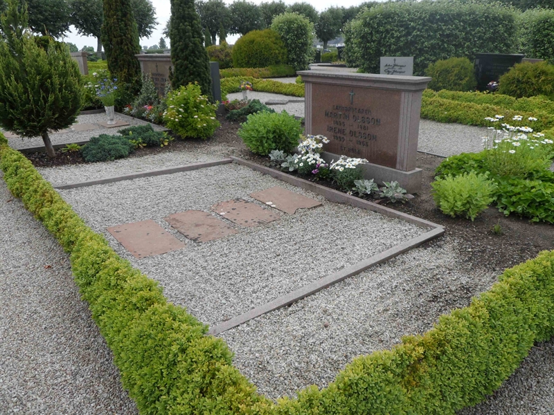 Grave number: ÖV H    64, 65, 66