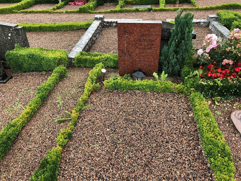 Grave number: Kå 30    83